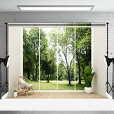 Fotografiehintergrund von Wäldern vor raumhohen Fenstern