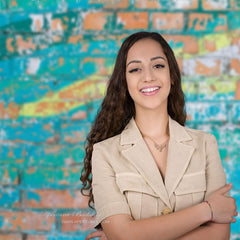 Aperturee - Blauer Graffiti Backsteinmauer Portrait Studio Hintergrund