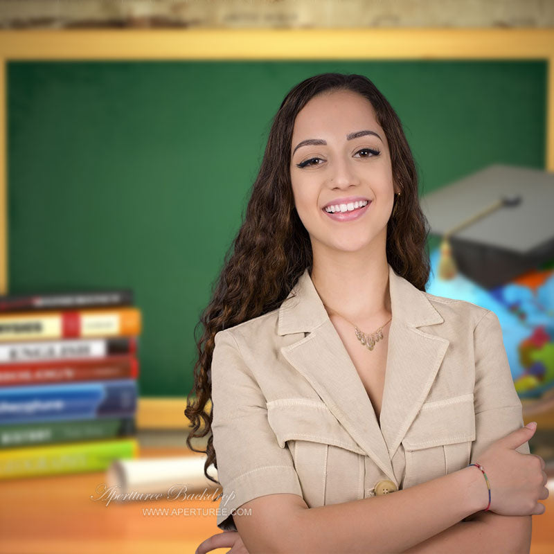 Aperturee - Buch Globus Grüne Tafel Zurück To Schule Hintergrund