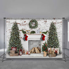 Aperturee - Backsteinmauer Kranz Baum weißer Weihnachtshintergrund