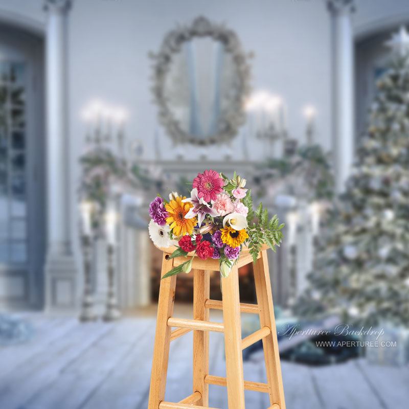 Aperturee - Weihnachtsbaum Geschenke weißer Kaminhintergrund aus Holz