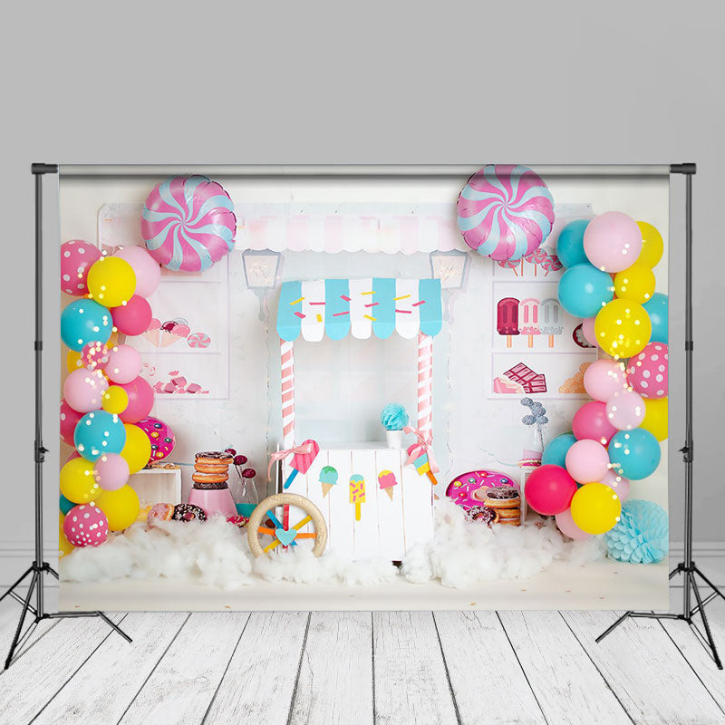 Aperturee - Porträthintergrund mit farbenfrohen Luftballons aus dem Süßwarenladen