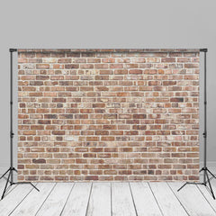 Aperturee – Country Fotostudio Hintergrund mit hellroter Backsteinmauer