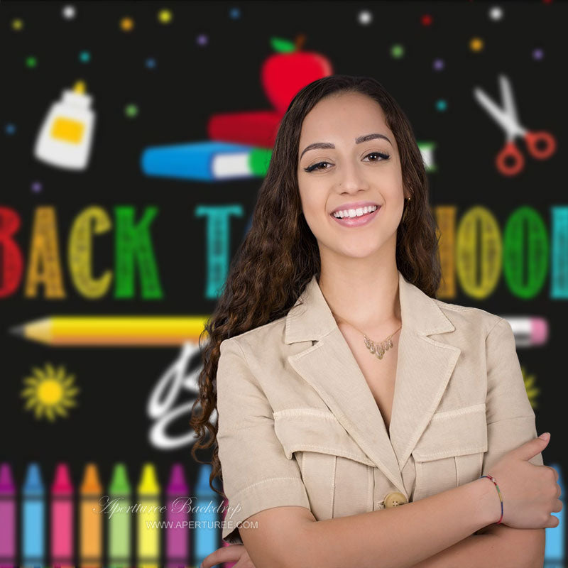 Aperturee - Benutzerdefiniertes Buntstift Bleistiftbuch schwarzer Zurück zur Schule Hintergrund