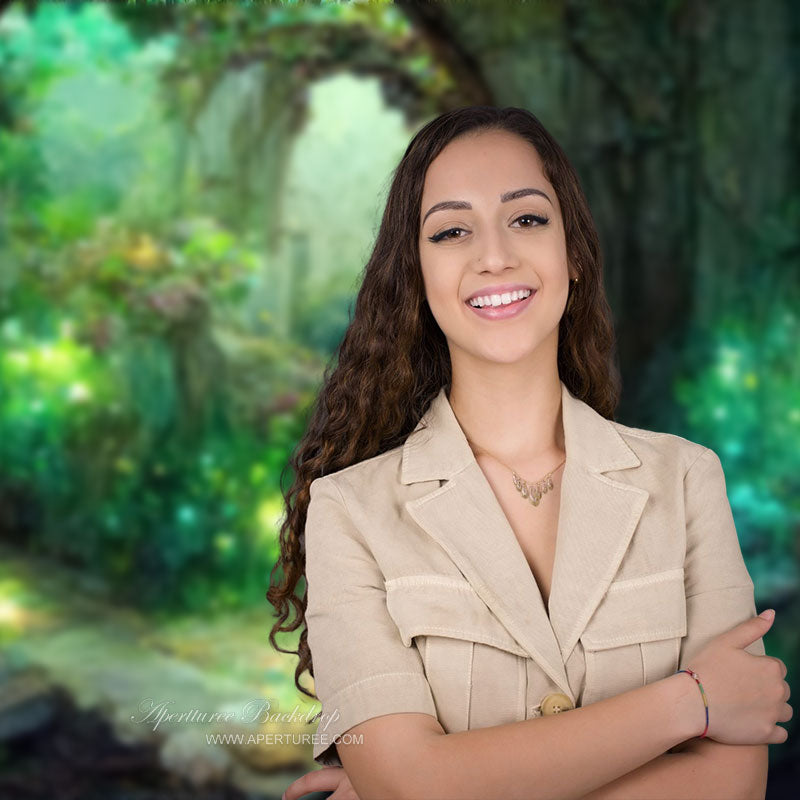 Aperturee - Fantasy Magic Forest Landscape Portrait Hintergrund
