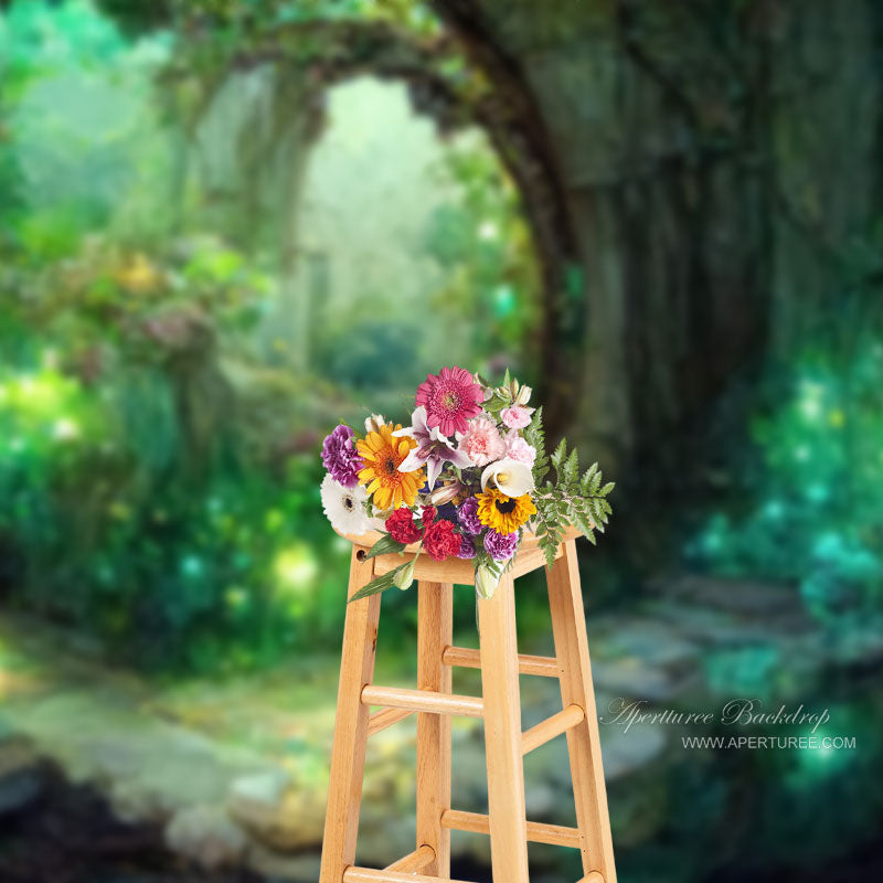 Aperturee - Fantasy Magic Forest Landscape Portrait Hintergrund