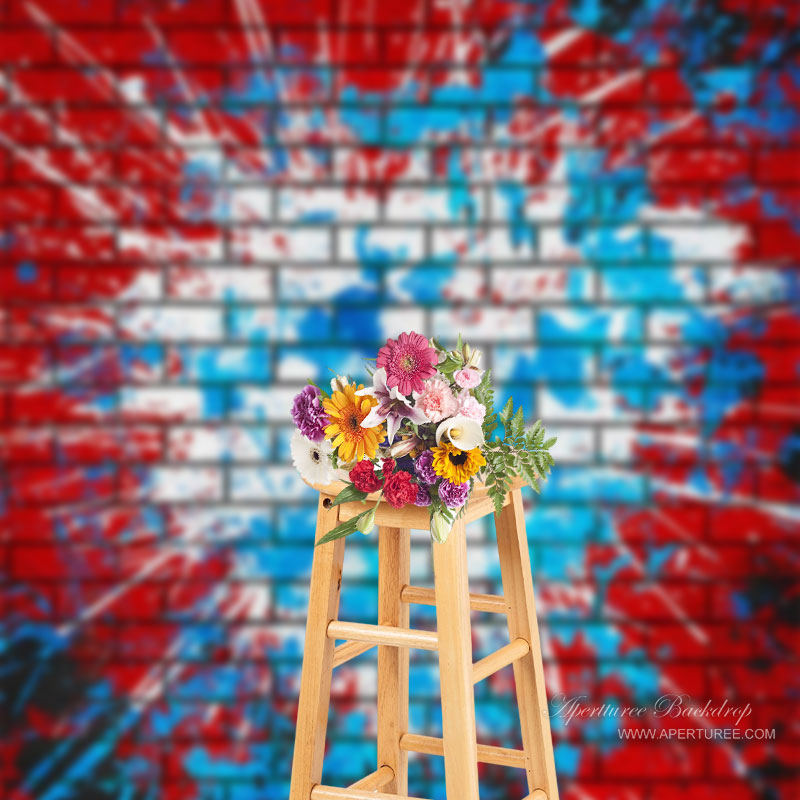 Aperturee - Graffiti Blue Ink Splash Red Brick Wall Fotohintergrund