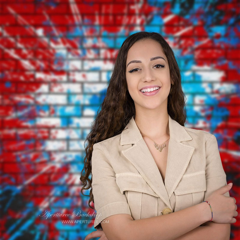 Aperturee - Graffiti Blue Ink Splash Red Brick Wall Fotohintergrund