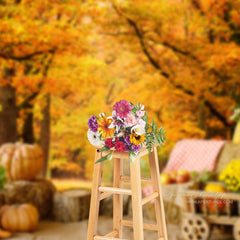 Aperturee - ApertureeAhornwald Beerenholz Pier Blumenhintergrund im Herbst