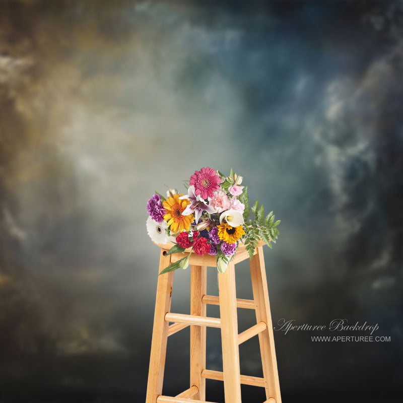 Aperturee - Old Master Blue Yellow Mist Portrait Fotohintergrund