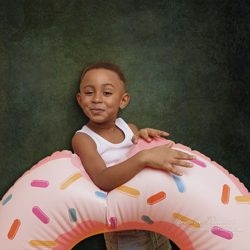 Aperturee - Fotografie Hintergrund mit flaschengrüner Körnung