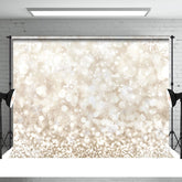 Aperturee - Hellgelber Bokeh Glitzer Schneeflocken Winterhintergrund