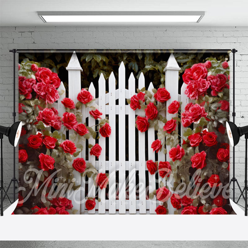 Aperturee - Roter Rosen Blumen weißer Zaun Garten Hochzeits Hintergrund
