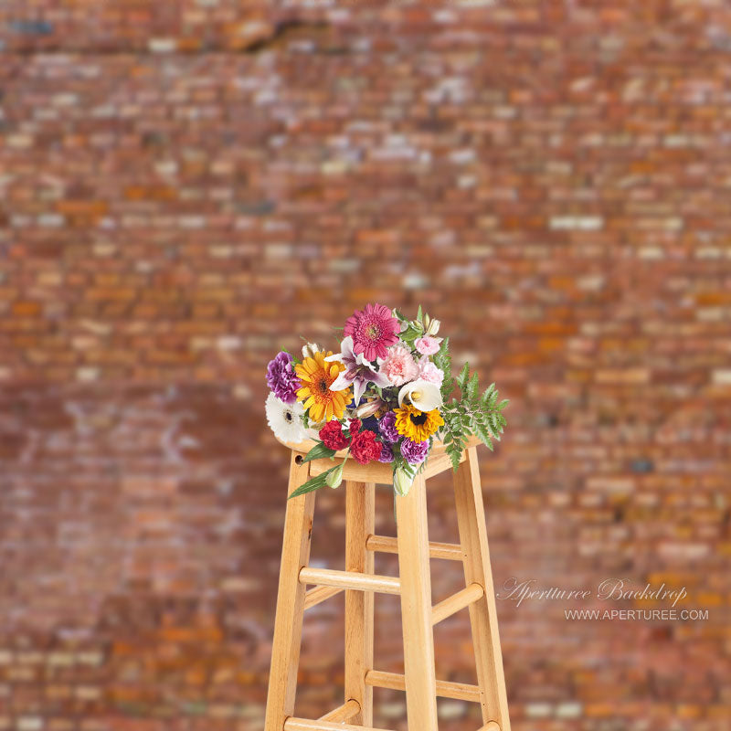 Aperturee – Rustikaler Fotoshooting Studio Hintergrund mit roter Backsteinmauer