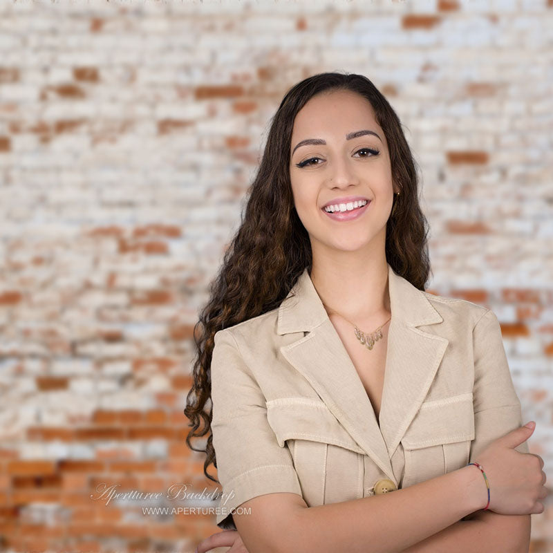 Aperturee – Fotohintergrund „Shabby White Brushed Red Brick Wall