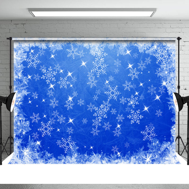 Aperturee - Glänzender Winterschneeflocken dunkelblauer Weihnachtshintergrund