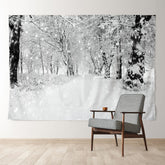 Aperturee - Verschneites Tal im Wald Winter Weihnachtshintergrund