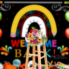 Aperturee - Schreibwaren Regenbogen Ballon Hintergrund für den Schulanfang