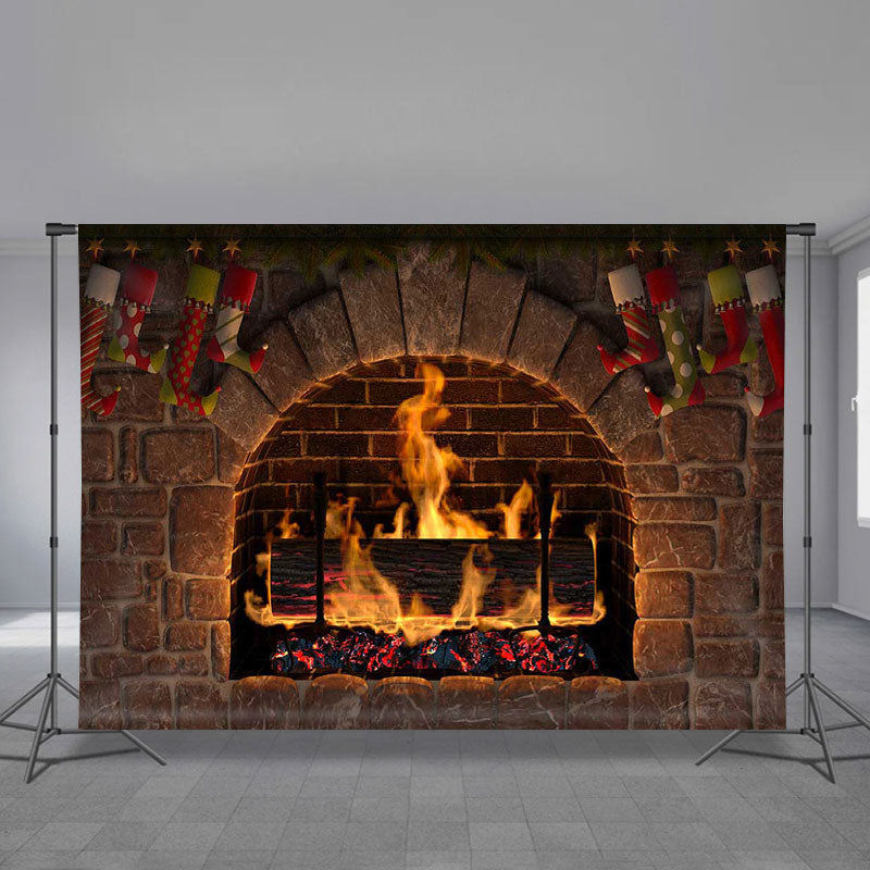 Aperturee - Roter Strumpf Kamin Ziegel Weihnachtshintergrund