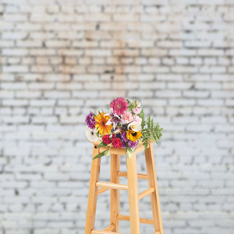 Aperturee – Fotostudio Hintergrund mit alter weißer Backsteinmauer