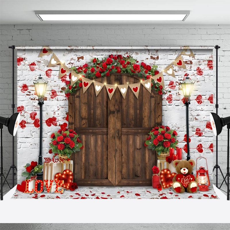 Aperturee - Florale Holztür Backsteinmauer Valentinstag Hintergrund