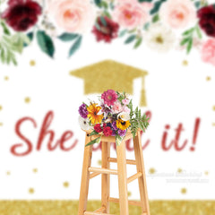 Aperturee - She Did It Fotohintergrund mit floralem Gold Glitzer Motiv