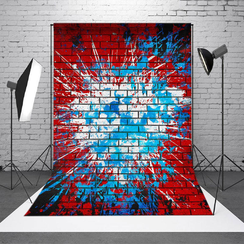 Aperturee - Graffiti Blue Ink Splash Red Brick Wall Fotohintergrund