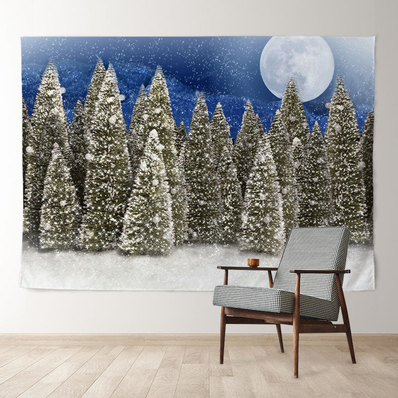 Aperturee - Verschneit Pinetree Moon Night Blue Weihnachtshintergrund