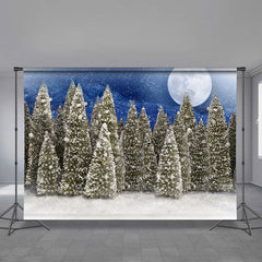 Aperturee - Verschneit Pinetree Moon Night Blue Weihnachtshintergrund