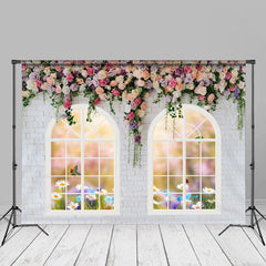 Aperturee - Weiße Wand rosa Blumen Frühlingshintergrund für Hochzeit