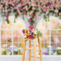 Aperturee - Weiße Wand rosa Blumen Frühlingshintergrund für Hochzeit